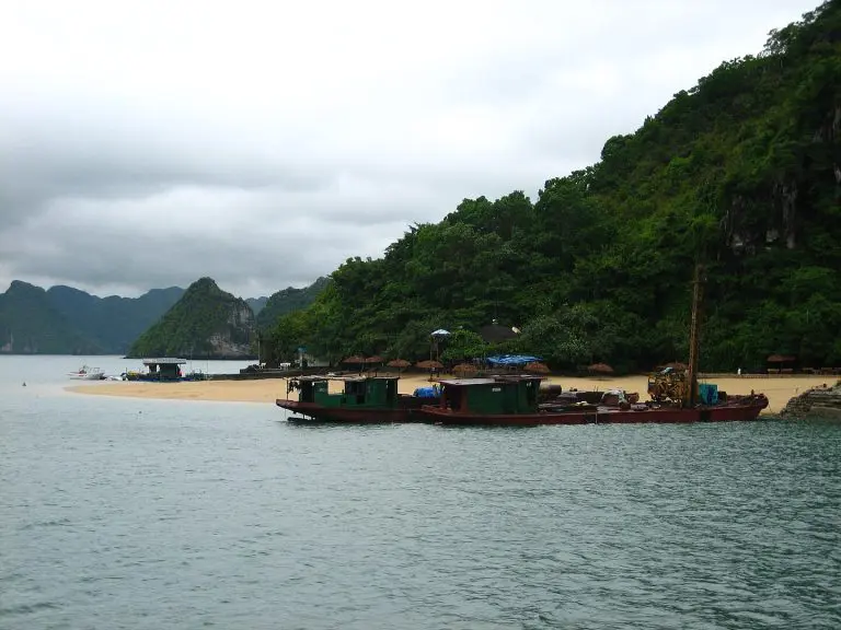 titov island ha long 0001
