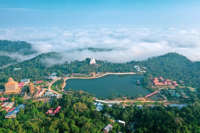 Discovering-Cam-Son-Mountain-A-Cultural-and-Natural-Marvel-of-Vietnam