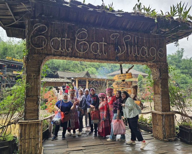 cat cat village,cat cat village sapa,cat cat village entrance fee,cat cat village map,cat cat village vietnam,cat cat village weather,cat cat village opening hours,cat cat village timings,cat cat village ticket,cat cat village address