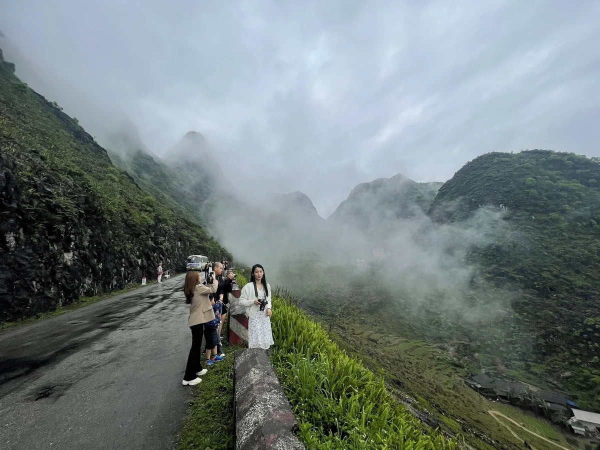 clothing recommendations for ha giang loop seasons weather