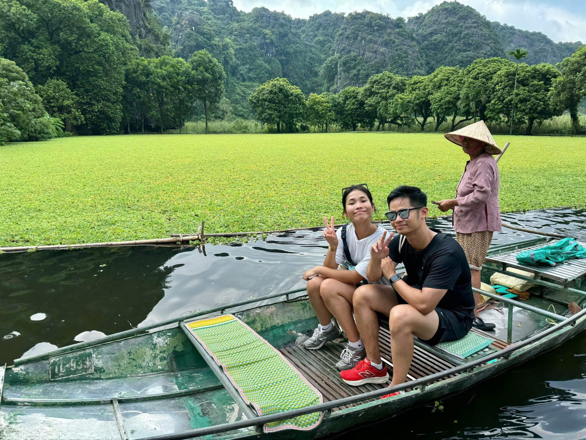 Comparison of boat tour providers in ninh binh