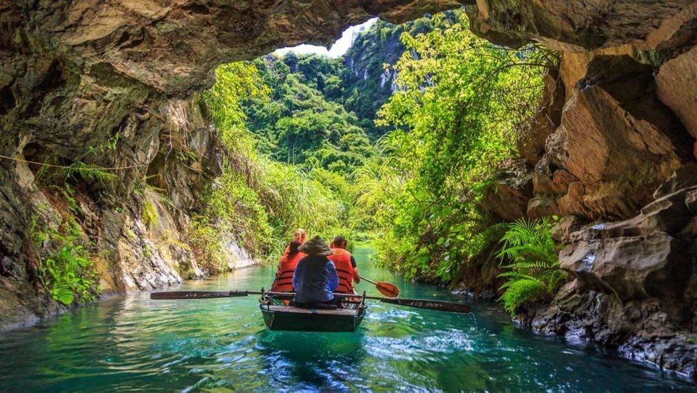 Rowing Boat Tours in Ninh Binh