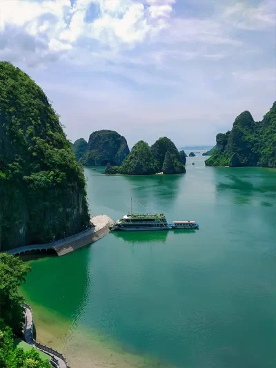 Halong Bay - Top destination in Viet Nam
