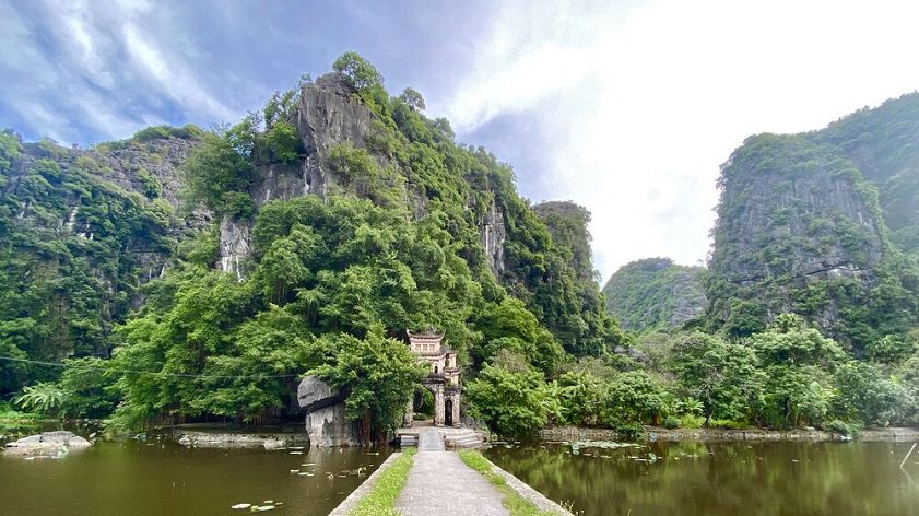 History of Bich Dong Pagoda