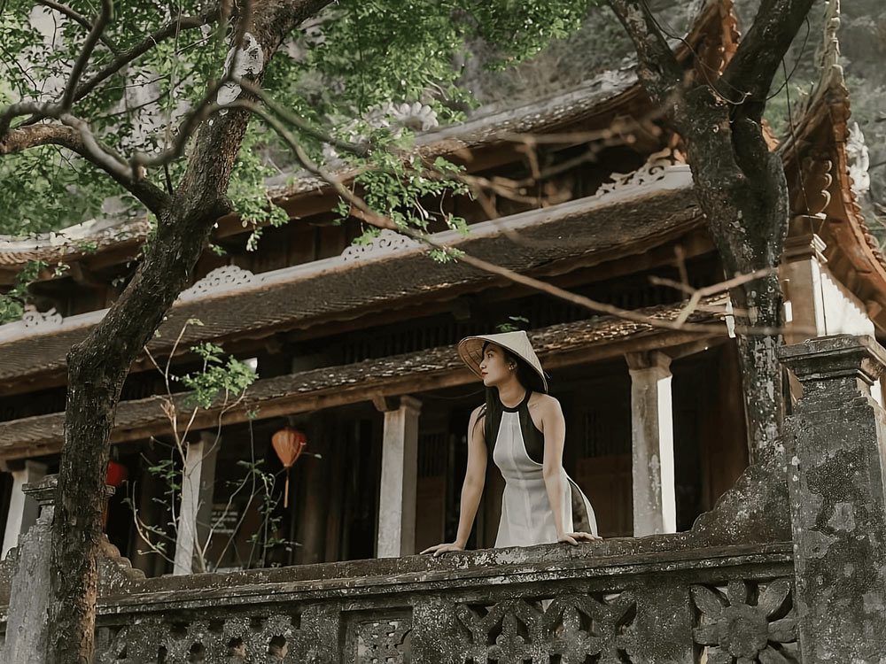 Tips for Tourists at Bich Dong Temple