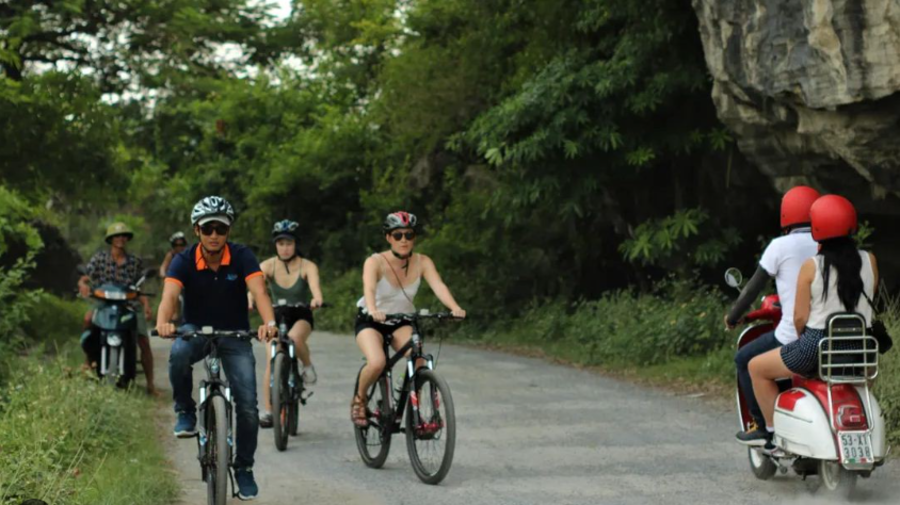 Scenic cycling paths to explore in Ninh Binh