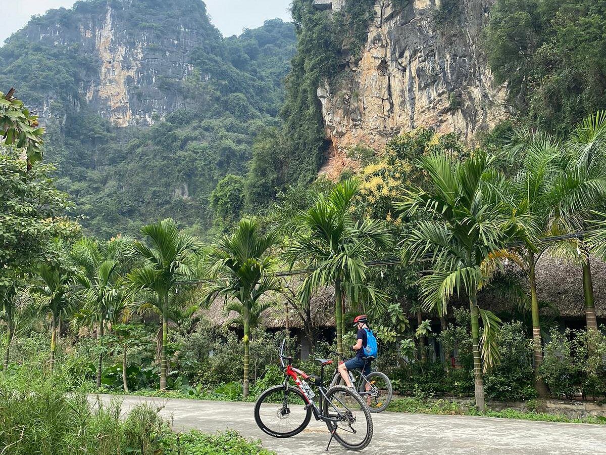 Family-friendly bike tours in Ninh Binh cycling