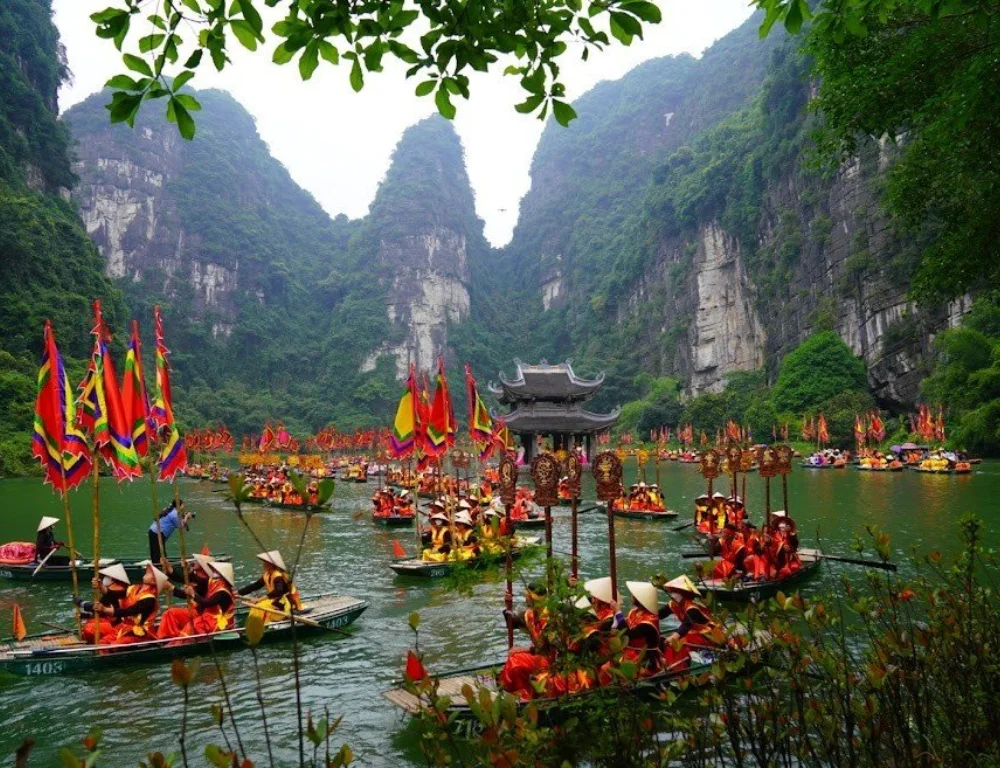 Local ethnic groups: who lives in Ninh Binh? from Hanoi