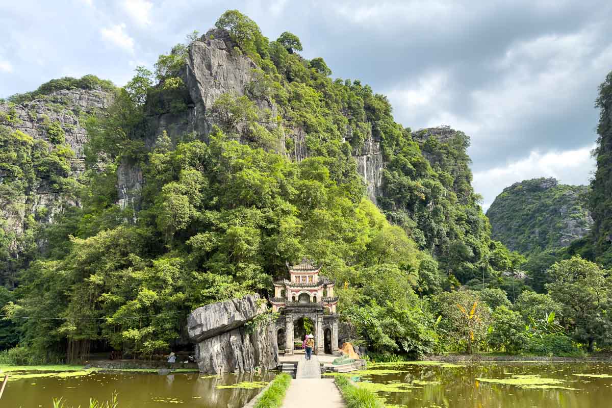 Books and Articles on Ninh Binh Temples
