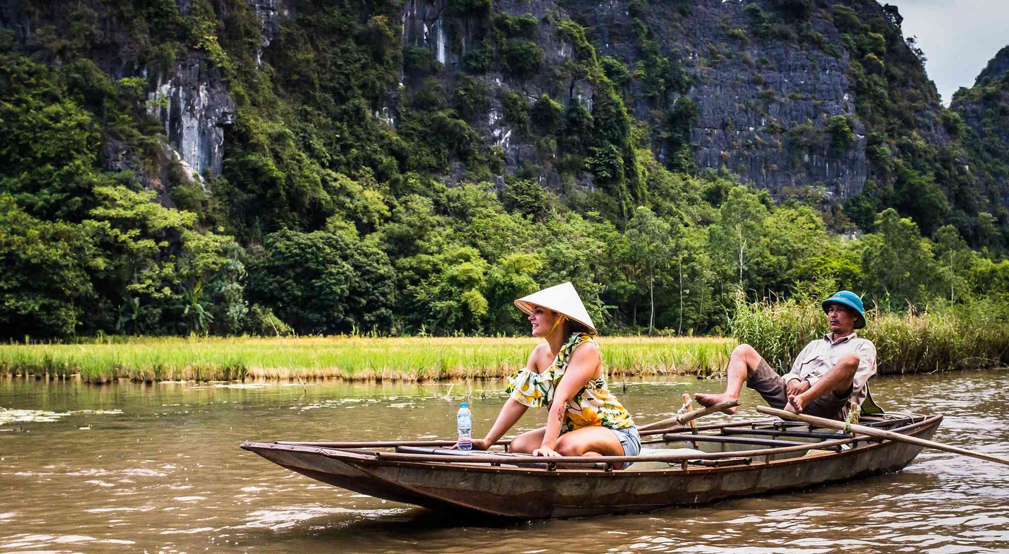 Best times to experience scenic boat tours