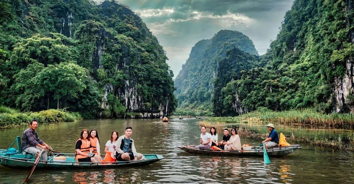 Booking and planning your boat tour scenic tours