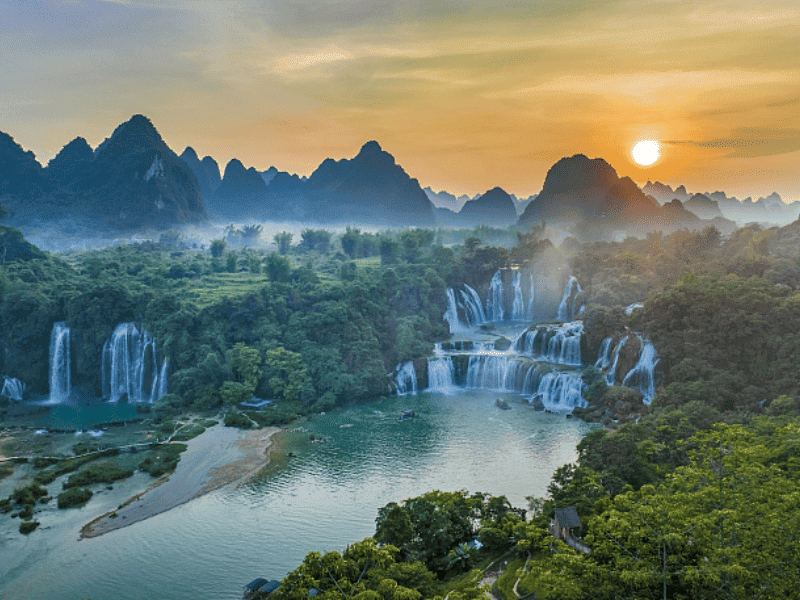 Ban Gioc Waterfall in Northern Vietnam Package Tours